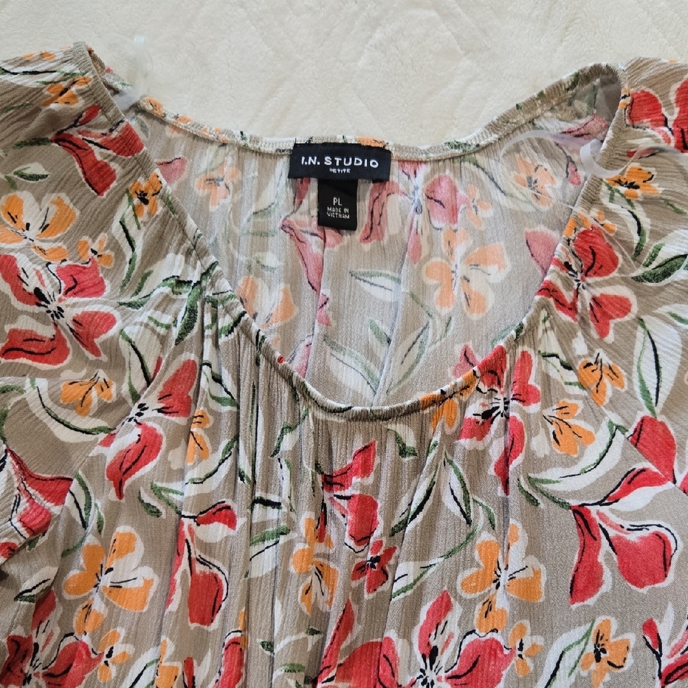 I.N. Studio Women's Blouse - Red and Orange Floral